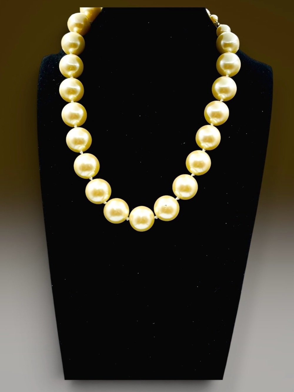 Vintage Individually Knotted Chunky Faux Pearl Choker Necklace
